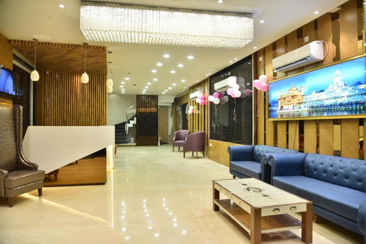 Hotel Oscar Амритсар Екстериор снимка