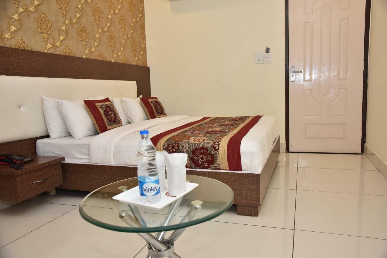 Hotel Oscar Амритсар Екстериор снимка